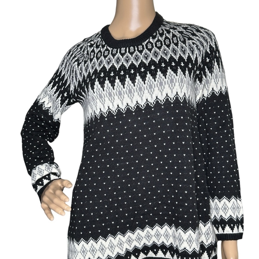 Westport 1962 black white and gray crew neck sweater, small